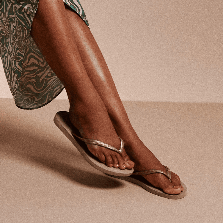 Havaianas Slim Flip Flop Sandal in Rose Gold