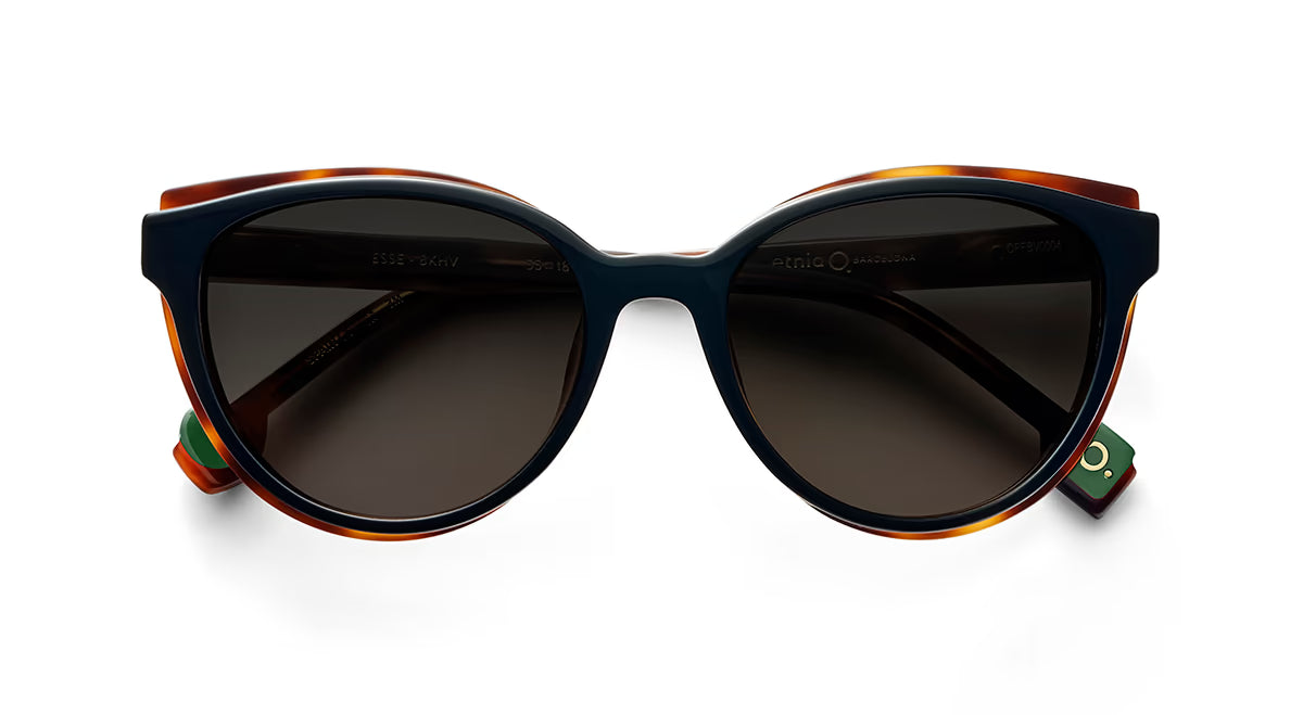 Etnia Barcelona Esse Photochromic HD Black Havana in black — front view | Belle Mar Swim