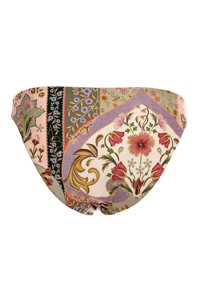 Ilu Bikini Bottom Aura