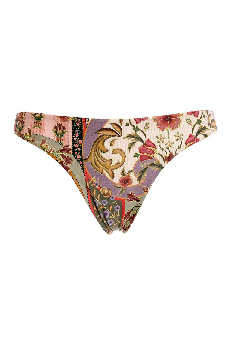 Ilu Bikini Bottom Aura