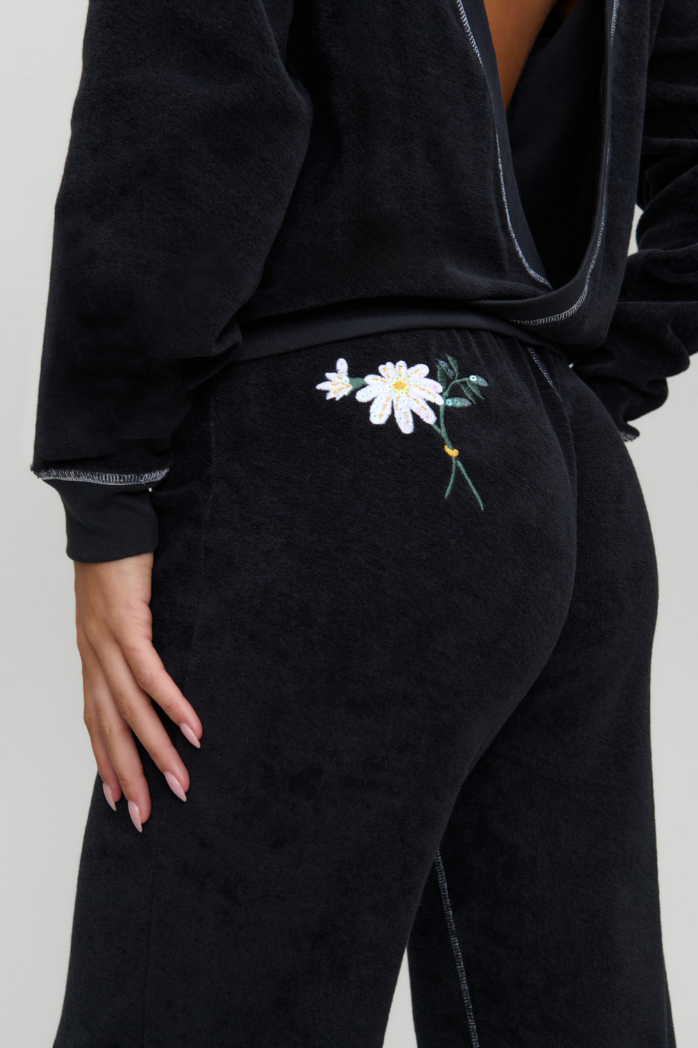 Robertson terry pant in Laurel black, detail of contrast stitching and drawstring