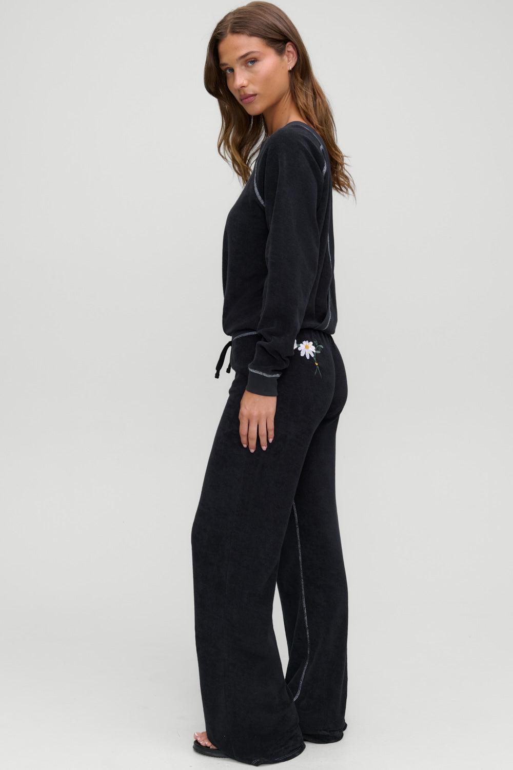 Robertson terry pant in Laurel black, side view