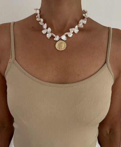 Pieza Pearl Gold Coin Necklace