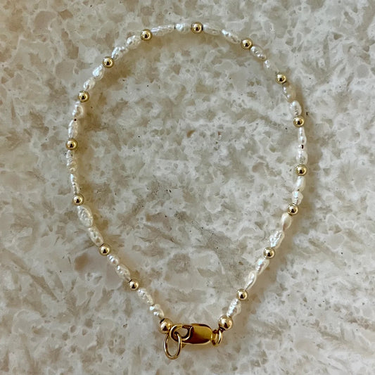 House of Olia Pequi Small Pearl & Gold Filled Bead Bracelet