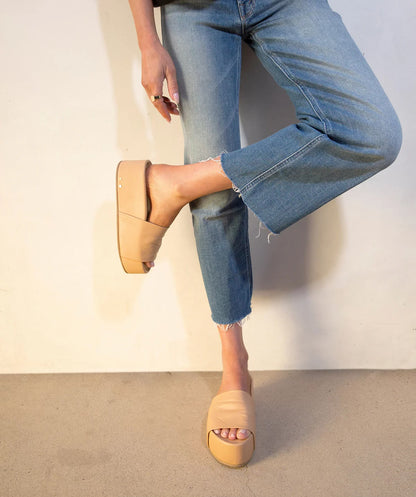 Albatross Leather Platform Sandal in Beach