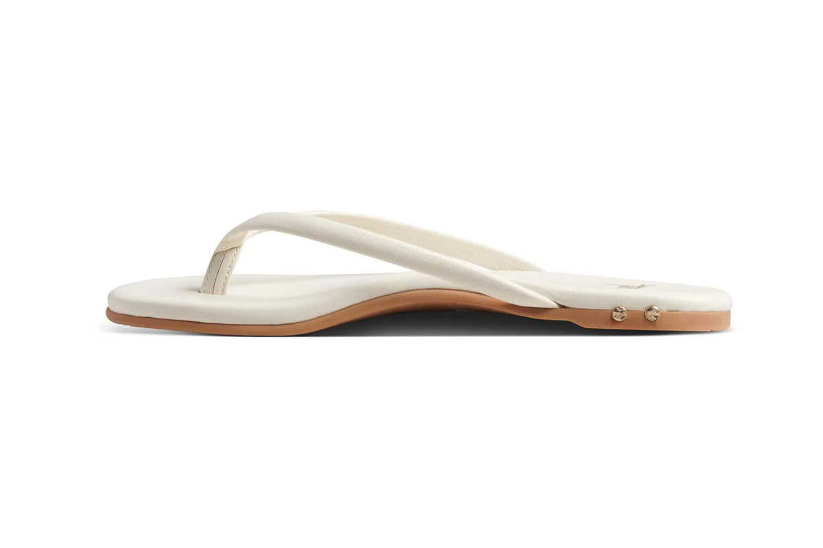 Beek Sunbeam Leather Flip Flop Sandal in Vanilla