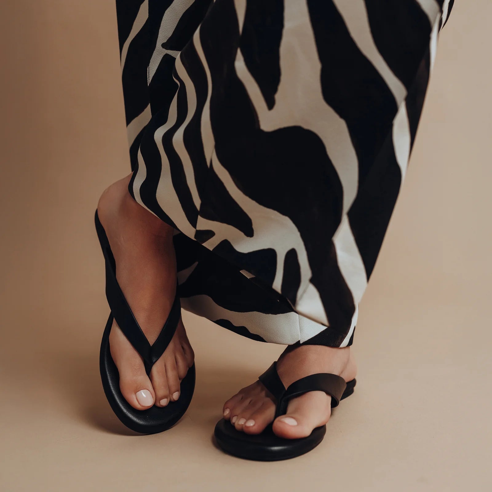 Bowie Sandal Ebene in black — back view | Belle Mar Swim
