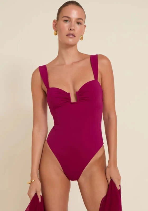 Cannes One Piece Cassis