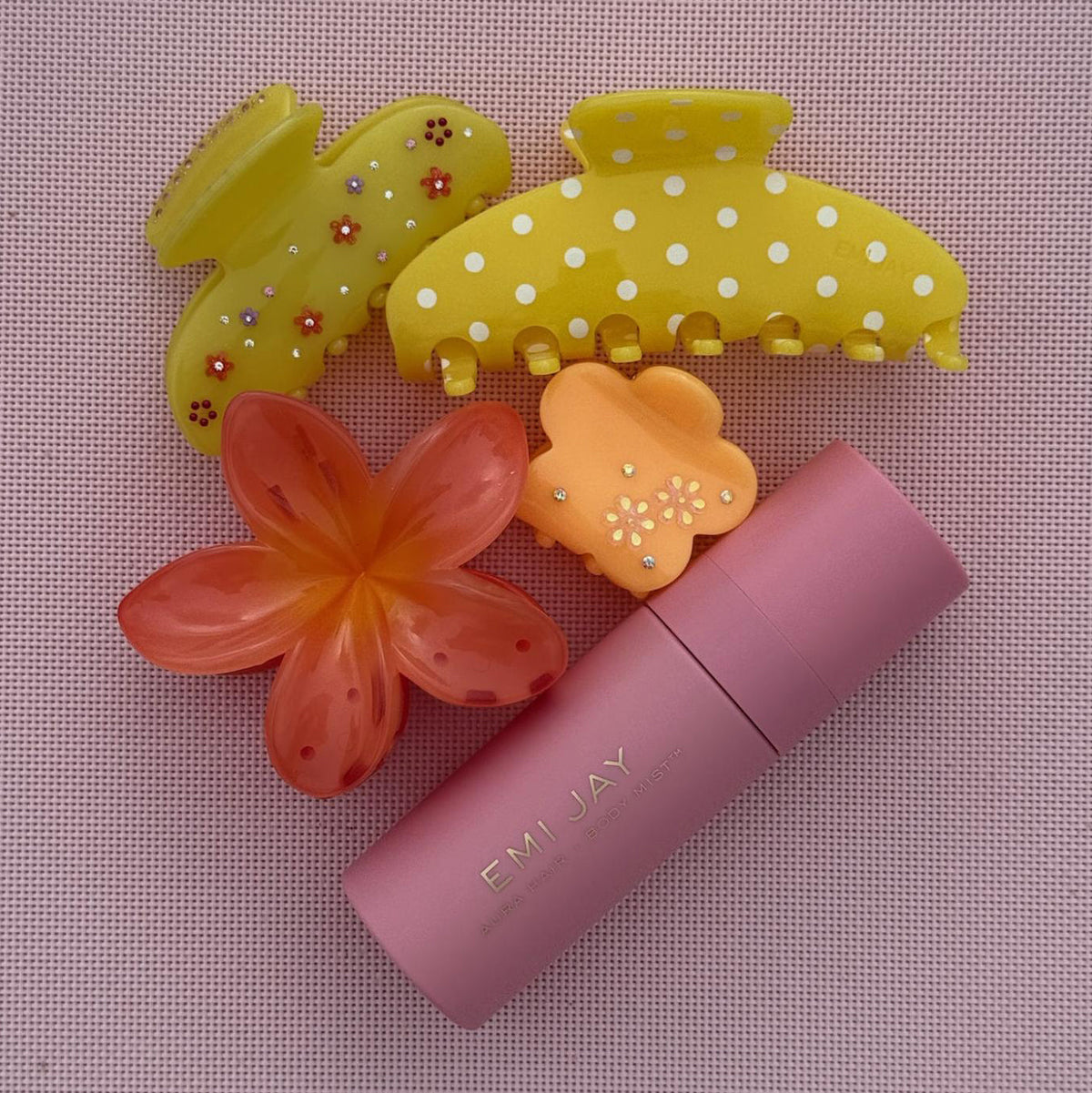 Super Bloom Clip in Peach Spritz worn in the hair
